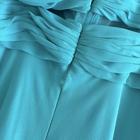 Pre-Loved and in excellent condition Cache dress size 0. - Picture 4 of 4